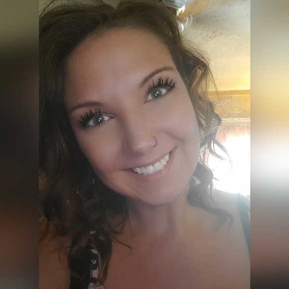 Meet your Posher, Jessica - Picture 1 of 1